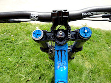 Custom Specialized Big Hit 2 2008,Fox Dhx 5.0,Fox 40 RC2,Code R,X9,Huzzefelt, Maxxis Minion 2.7,Sun Ringle Double Track,Race Face Atlas,Funn,Crank Brothers 5050,and others